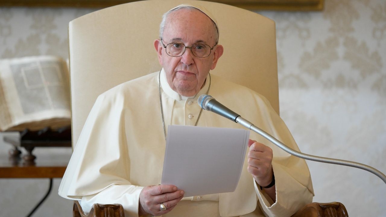 Przestrzegał przed instrumentalnym wykorzystywaniem kryzysu (fot. Reuters/Vatican Media)