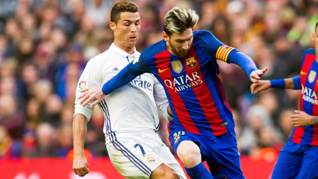 Szaleństwo pod zdjęciem Ronaldo i Messiego. Miliony lajków - Sport