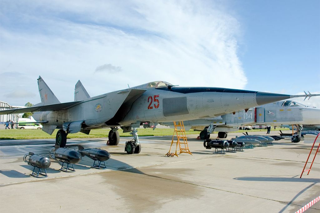 Самалёт МіГ-25 з авіябомбамі. (Фота: Dmitry A. Mottl / Wikimedia)