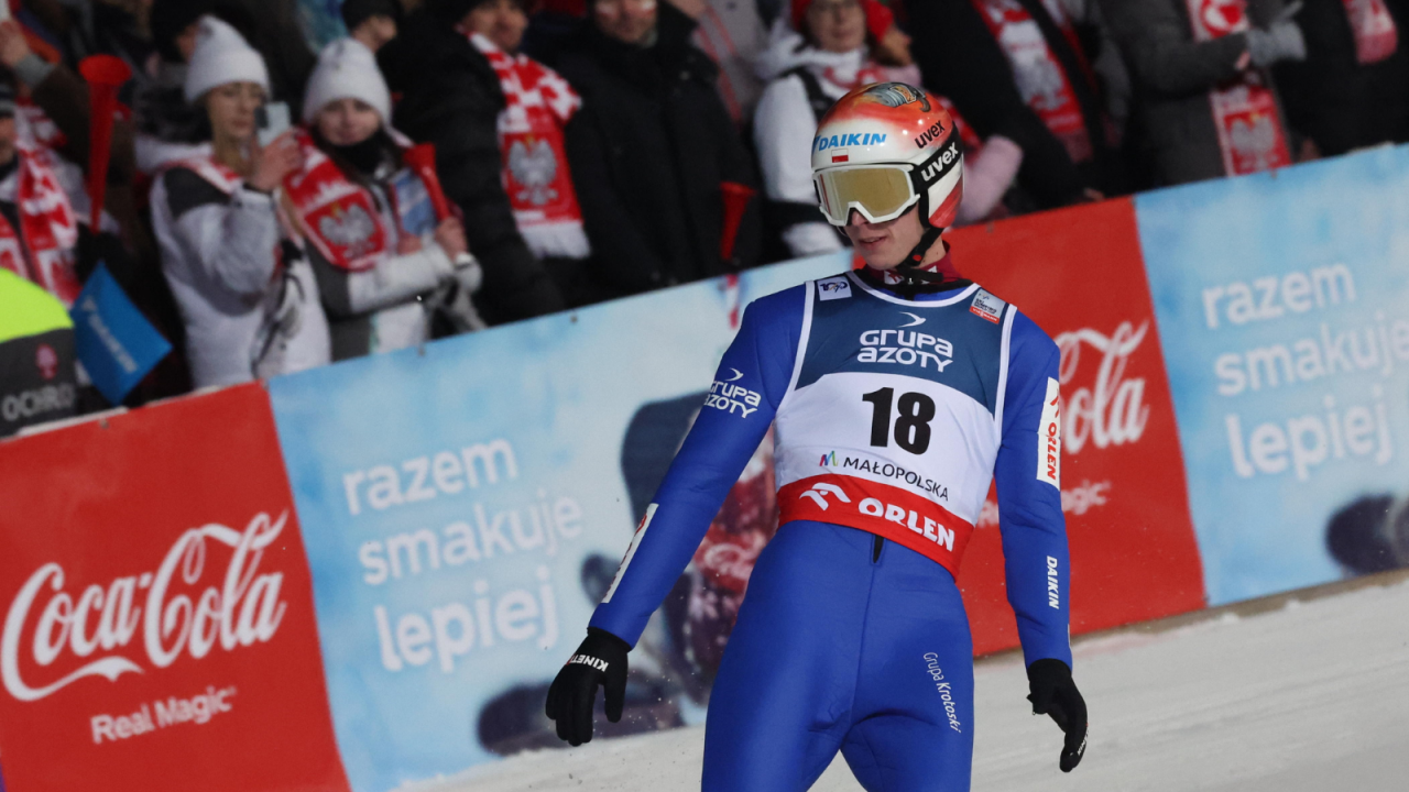 Paweł Wąsek podczas konkursu PŚ w Zakopanem (fot. PAP)