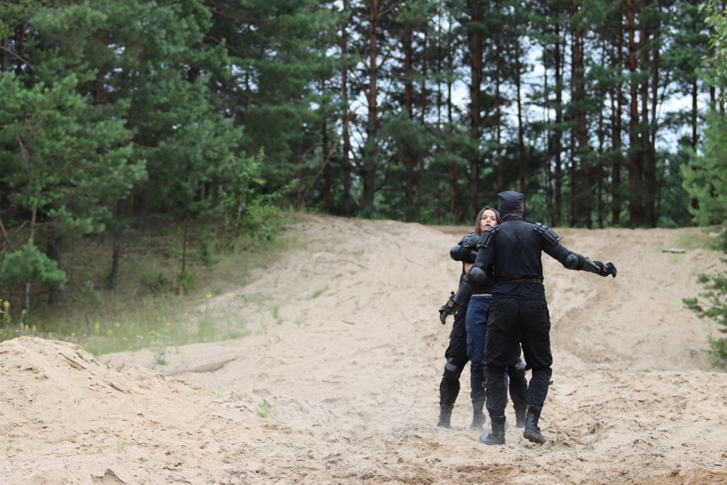 Бэкстэйдж з запісу кліпа «Акрэсцінскі вальс» Кацярыны Ваданосавай прымеркаваны да (Фота: Ігар Палынскі)
