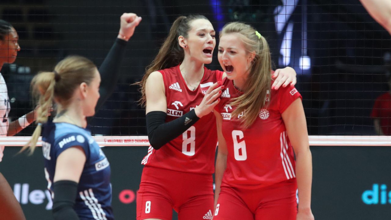 Julia Nowicka i Monika Fedusio w reprezentacji Polski siatkarek (fot. Volleyball World)