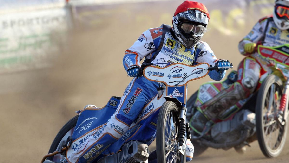 Rafał Okoniewski (fot. superstar.com.pl) Rafał Okoniewski (fot. superstar.com.pl)