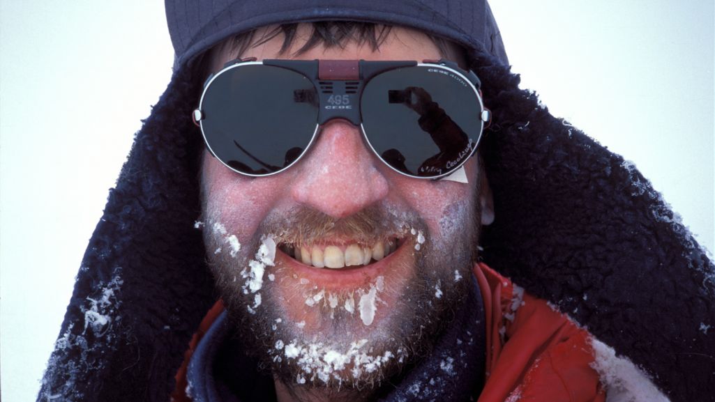 Kamiński i Moskal dotarli na biegun północny 23 maja 1995 r. Niespełna pół roku później Kamiński wyruszył w samotną wyprawę na biegun południowy. Fot. Wikipedia