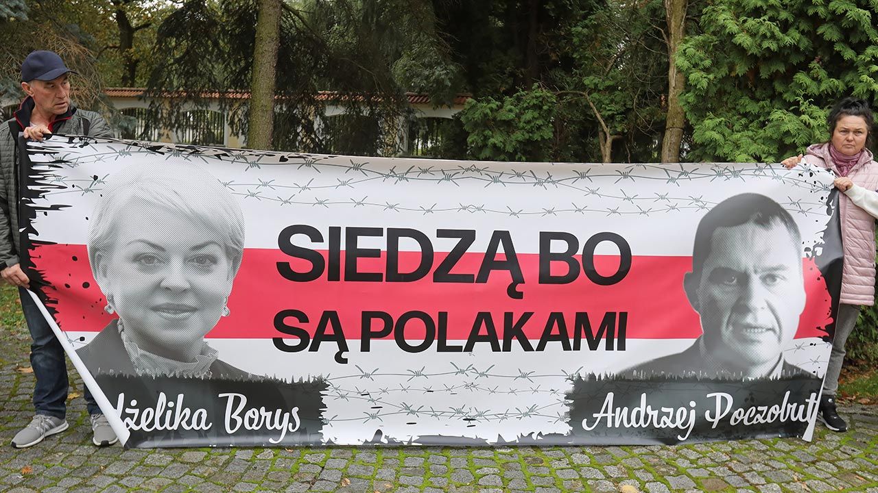 Uczestnicy manifestacji zebrali się na skwerze przy pomniku ks. Jerzego Popiełuszki (fot. PAP/Artur Reszko) Uczestnicy manifestacji zebrali się na skwerze przy pomniku ks. Jerzego Popiełuszki (fot. PAP/Artur Reszko)