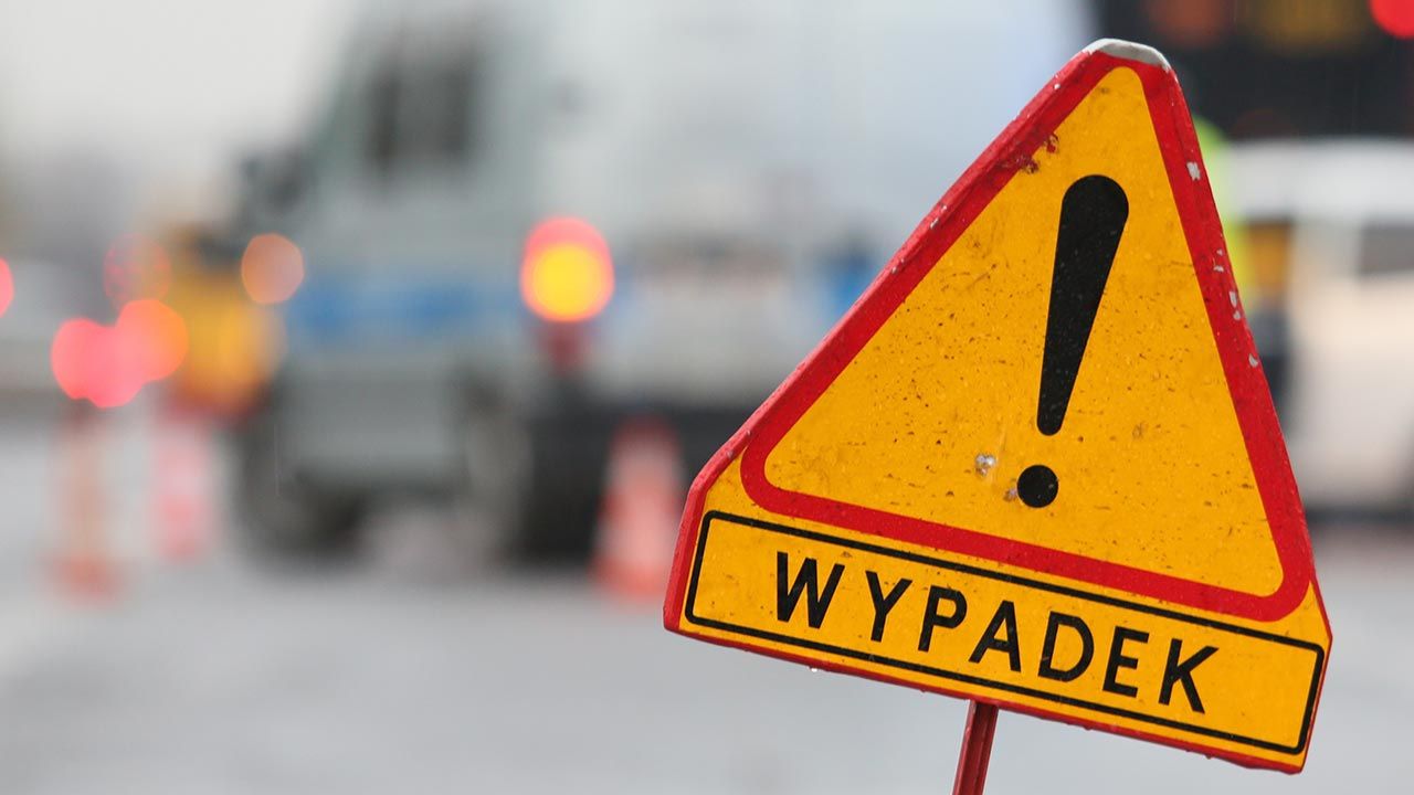 Jedna osoba została ranna w wypadku (fot. PAP/Leszek Szymański) Jedna osoba została ranna w wypadku (fot. PAP/Leszek Szymański)
