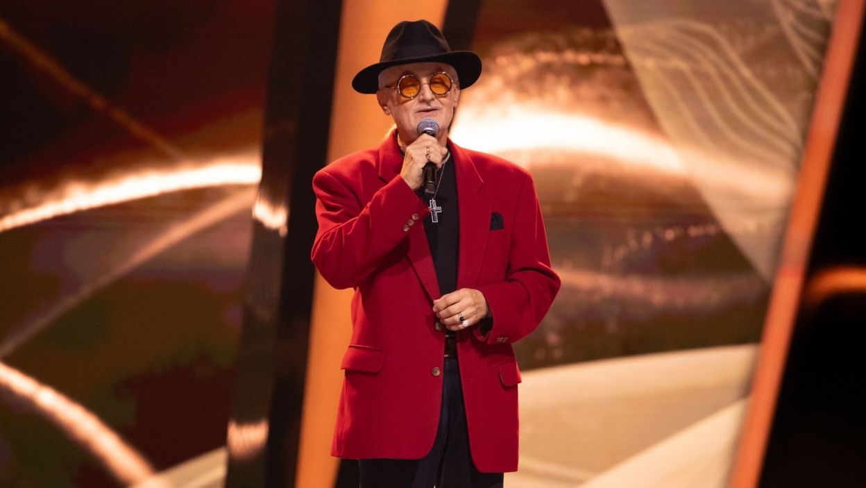 Krzysztof Kisiała, podopieczny Tatiany Okupnik, wykonał „Chwile” Hanny Banaszak i Andrzeja Zauchy (oryg. Morris Albert) i awansował do półfinału. Fot. Arsen Petrovych/ TVP