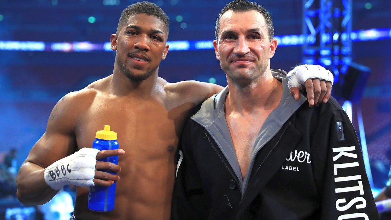 Anthony Joshua (L) i Władimr Kliczko (fot. Getty)