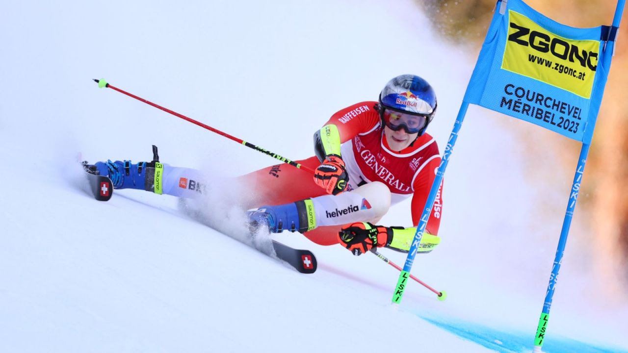 Marco Odermatt zdobył drugi złoty medal podczas tegorocznych MŚ w narciarstwie alpejskim (fot. Getty)