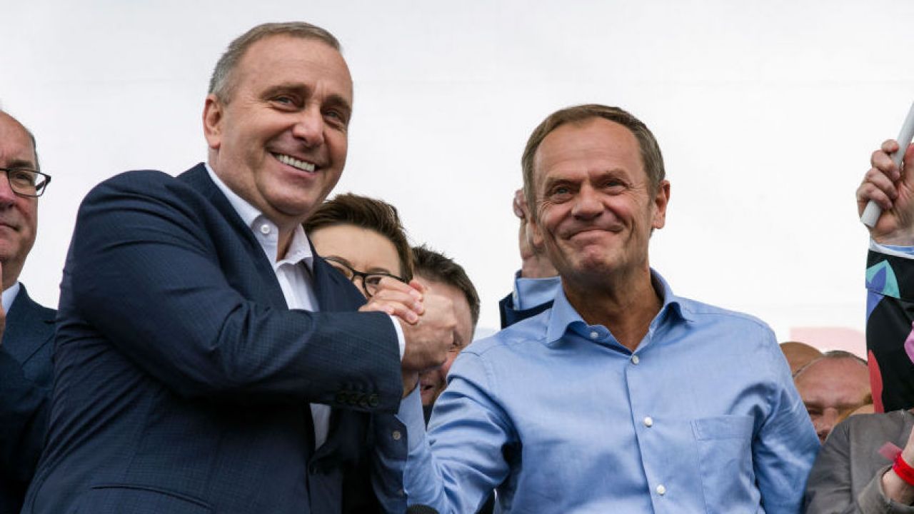 Grzegorz Schetyna i Donald Tusk (fot. Attila Husejnow/SOPA Images/LightRocket via Getty Images) Grzegorz Schetyna i Donald Tusk (fot. Attila Husejnow/SOPA Images/LightRocket via Getty Images)
