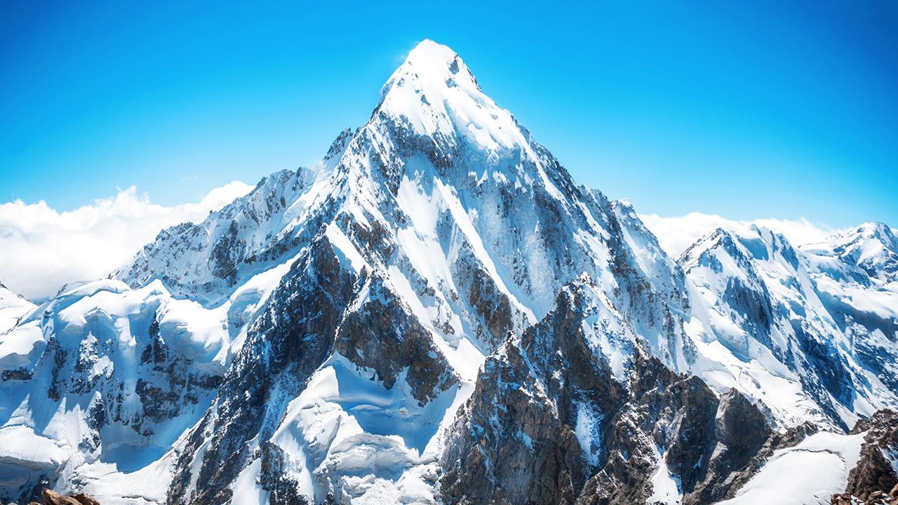 W ostatnim czasie z góry ewakuowano ponad 30 zakażonych alpinistów (fot. Shutterstock/Vixit) W ostatnim czasie z góry ewakuowano ponad 30 zakażonych alpinistów (fot. Shutterstock/Vixit)