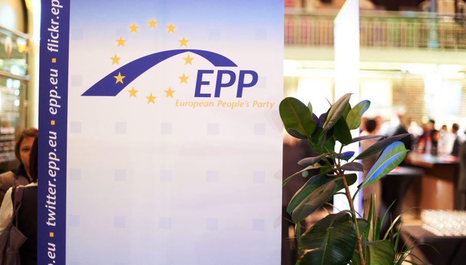 Police raid Brussels office of EPP party | TVP World