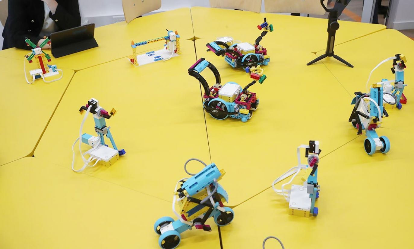 Książka O Robotach Dla Dzieci Wszystko o robotach [Galeria zdjęć] | TVP Info