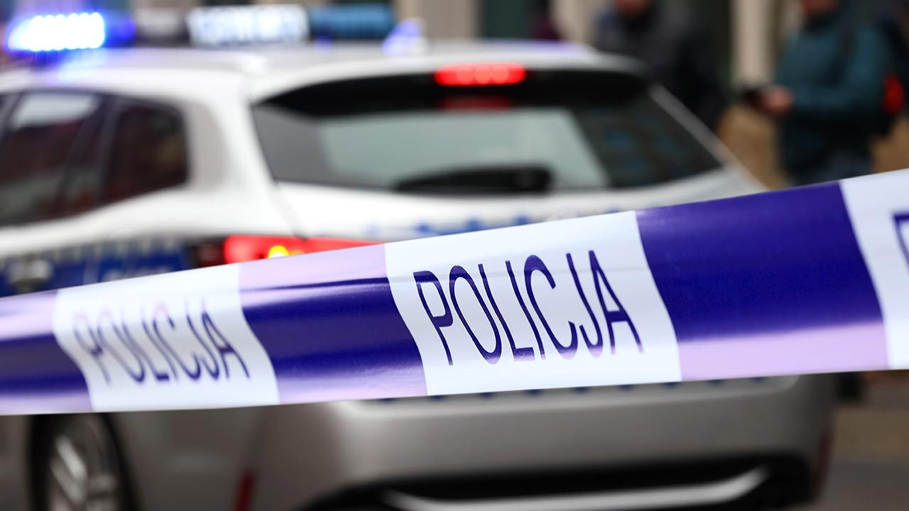 Zwłoki 30–letniego informatyka znaleziono w mieszkaniu przy ulicy Włodarzewskiej (fot. Shutterstock/DarSzach)