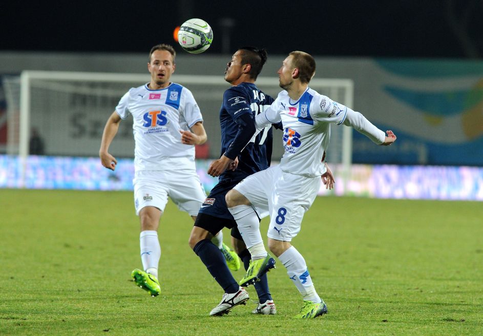 Od lewej: Łukasz Trałka, Takafumi Akahoshi, Szymon Pawłowski Od lewej: Łukasz Trałka, Takafumi Akahoshi, Szymon Pawłowski