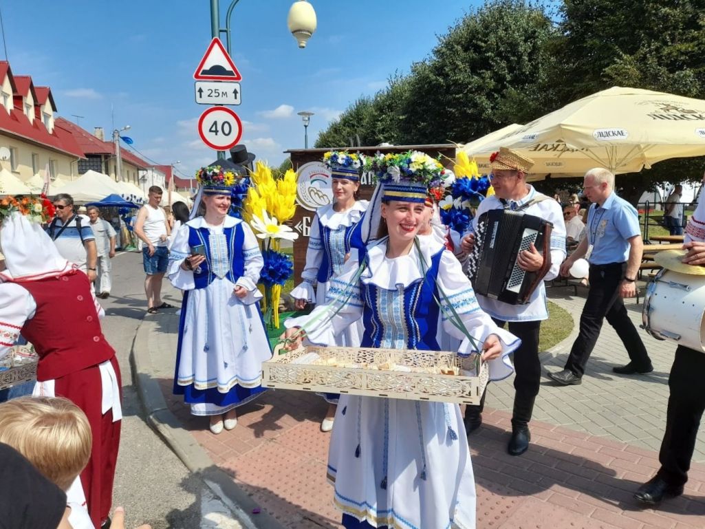 На фестывалі «Бацькава булка». Свіслач, Беларусь. 19 жніўня 2023 года. Фота: Oblpo.by