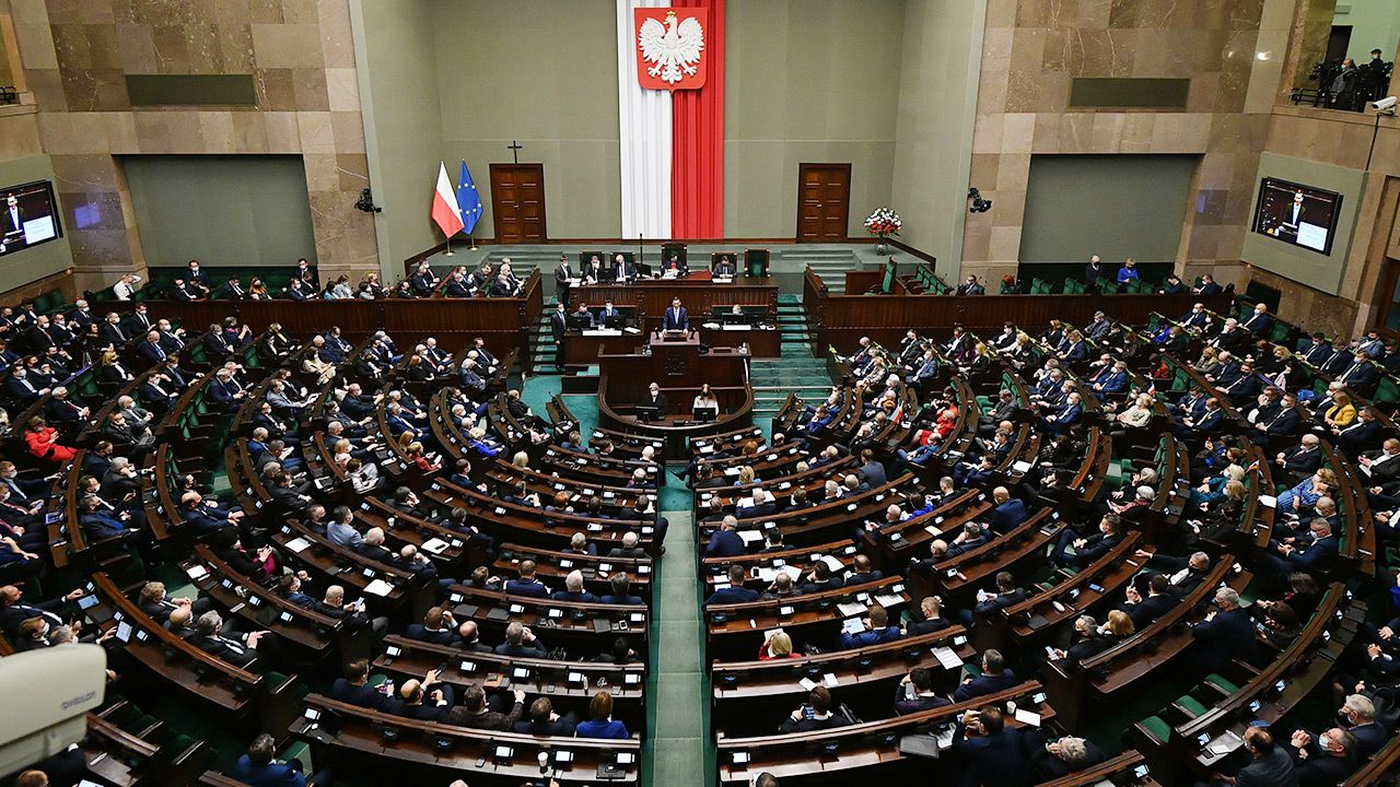 Nowy sondaż parlamentarny (fot. PAP/Marcin Obara) Nowy sondaż parlamentarny (fot. PAP/Marcin Obara)