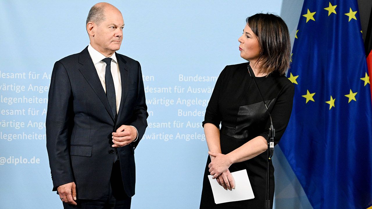 Kanclerz Niemiec Olaf i szefowa MSZ Annaleny Baerbock (fot. arch.PAP.EPA/FILIP SINGER)