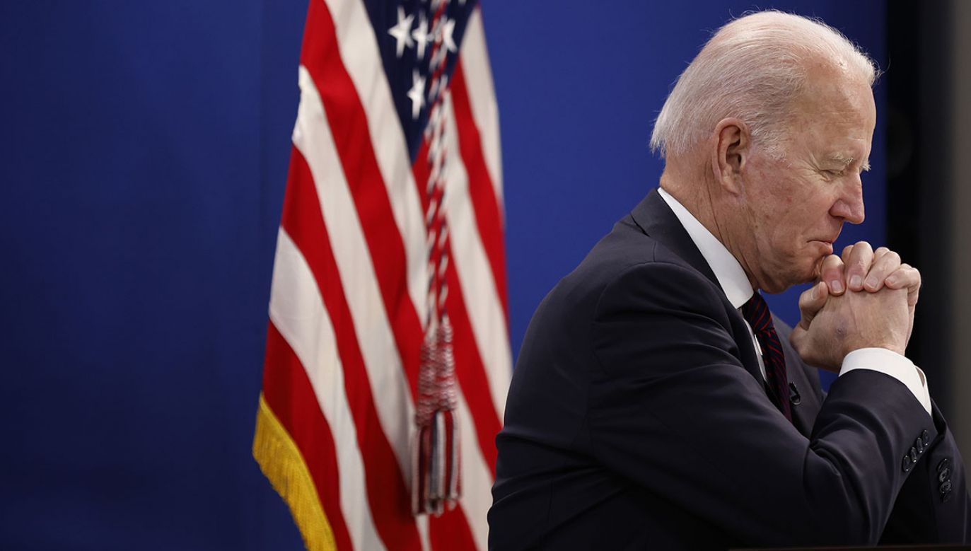 Joe Biden stara się w czwartek wyjaśnić swoje słowa z poprzedniego dnia, które spotkały się z powszechną krytyką i niezrozumieniem (fot. Chip Somodevilla/Getty Images)