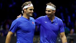 Rafael Nadal i Roger Federer na przestrzeni lat stali się nie tylko rywalami na korcie, lecz także przyjaciółmi poza nim (fot. Getty)