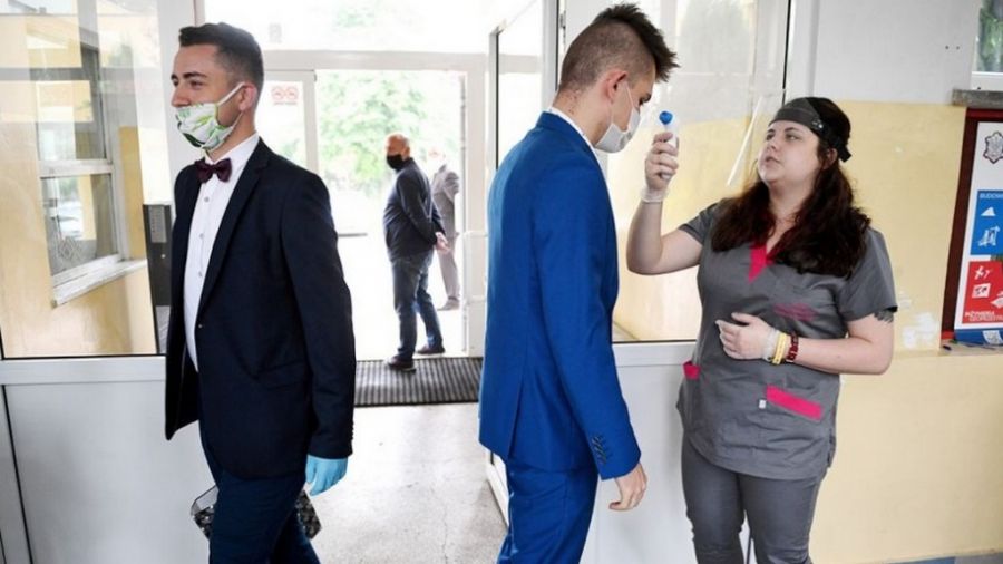 Matura 2021: koronawirus wymusił kolejne zmiany. Szczegóły wyjaśnia szef CKE
