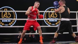 Nikolas Pawlik z KB Legia Warszawa wygrał jak dotąd 10 walk w Polskiej Lidze Boksu (fot. PAP/Leszek Szymański) Nikolas Pawlik z KB Legia Warszawa wygrał jak dotąd 10 walk w Polskiej Lidze Boksu (fot. PAP/Leszek Szymański)
