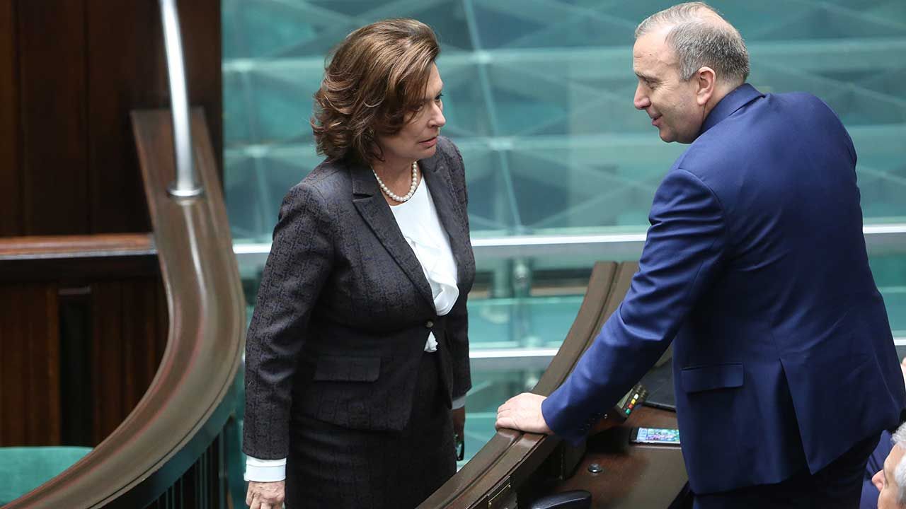 Lider PO Grzegorz Schetyna poinformował, że kandydatką KO na przyszłego premiera będzie Małgorzata Kidawa-Błońska (fot. PAP/Leszek Szymański) Lider PO Grzegorz Schetyna poinformował, że kandydatką KO na przyszłego premiera będzie Małgorzata Kidawa-Błońska (fot. PAP/Leszek Szymański)