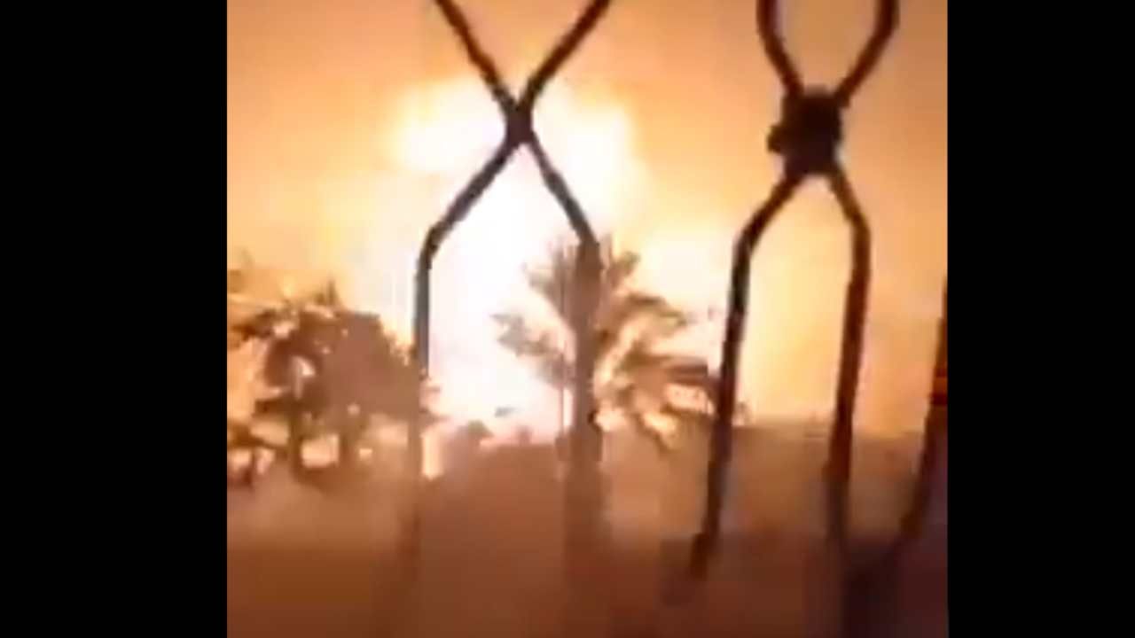 Izraelskie samoloty zrzuciły co najmniej trzy bomby na trzypiętrowy budynek (fot. źródło: Twitter/@PressTV) Izraelskie samoloty zrzuciły co najmniej trzy bomby na trzypiętrowy budynek (fot. źródło: Twitter/@PressTV)