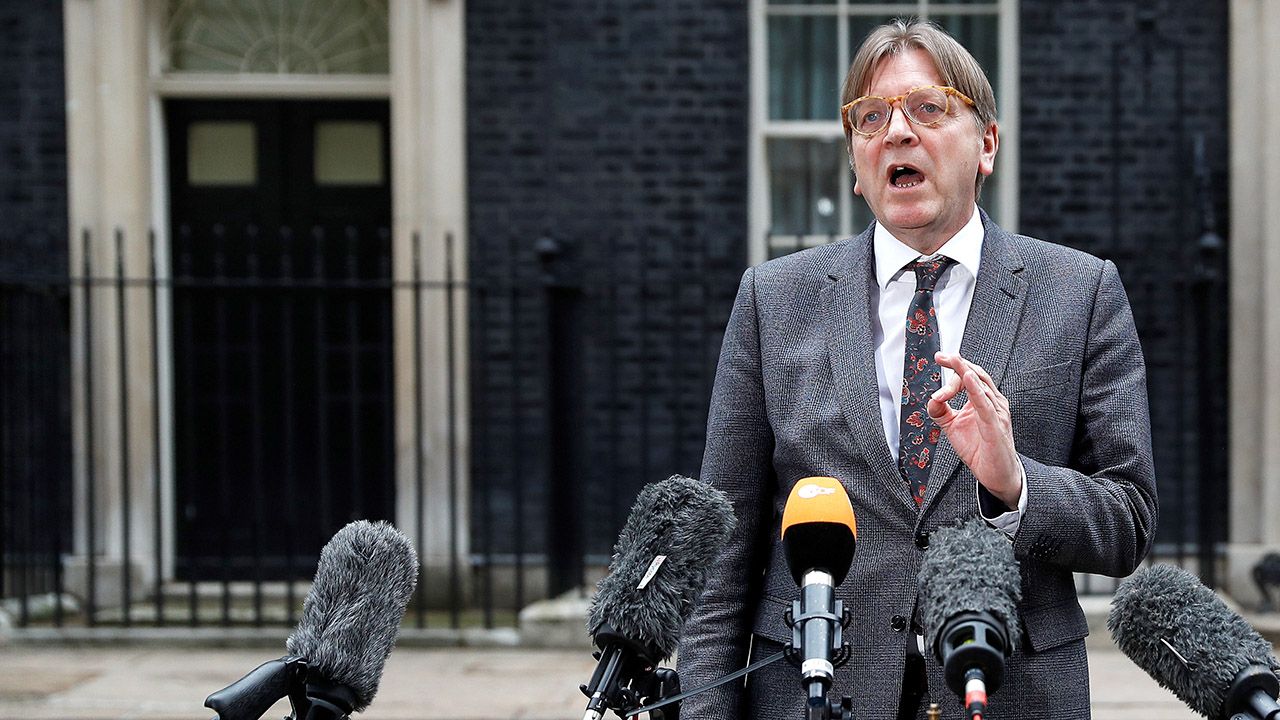 „W Europie jest piąta kolumna, która chce zniszczyć Europę i liberalną demokrację od wewnątrz” – obwieścił na Twitterze Verhofstadt (fot. REUTERS/Peter Nicholls) „W Europie jest piąta kolumna, która chce zniszczyć Europę i liberalną demokrację od wewnątrz” – obwieścił na Twitterze Verhofstadt (fot. REUTERS/Peter Nicholls)