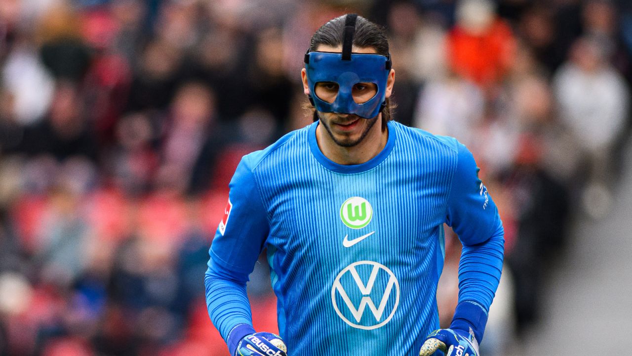 Kamil Grabara najgorszym bramkarzem w ligach TOP 5. Golkiper VfL Wolfsburg puścił najwięcej goli