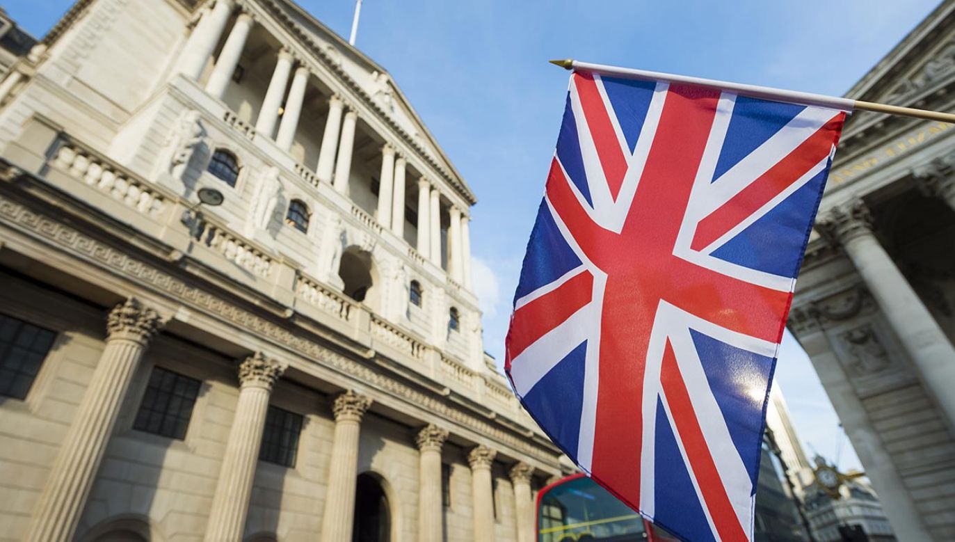 Bank Anglii chce kupić obligacje skarbowe o wartości 65 miliardów funtów (fot. Shutterstock)