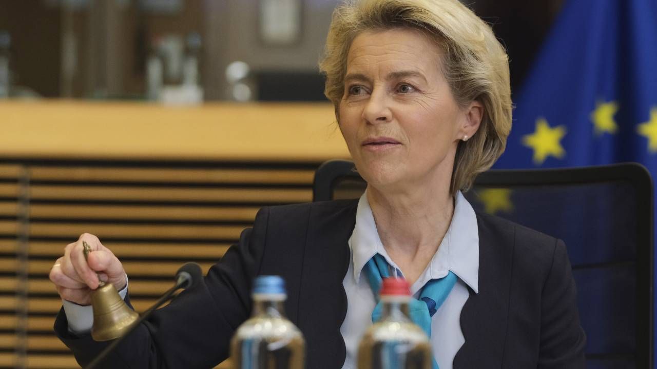 Przewodnicząca Komisji Europejskiej Ursula von der Leyen (fot. PAP/EPA/OLIVIER HOSLET / POOL)