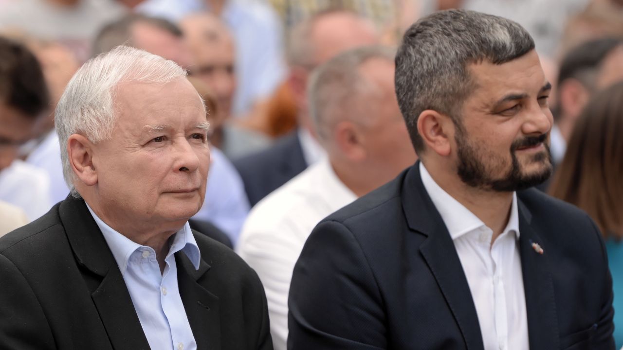 Jarosław Kaczyński i Krzysztof Sobolewski (fot. PAP/Darek Delmanowicz) Jarosław Kaczyński i Krzysztof Sobolewski (fot. PAP/Darek Delmanowicz)