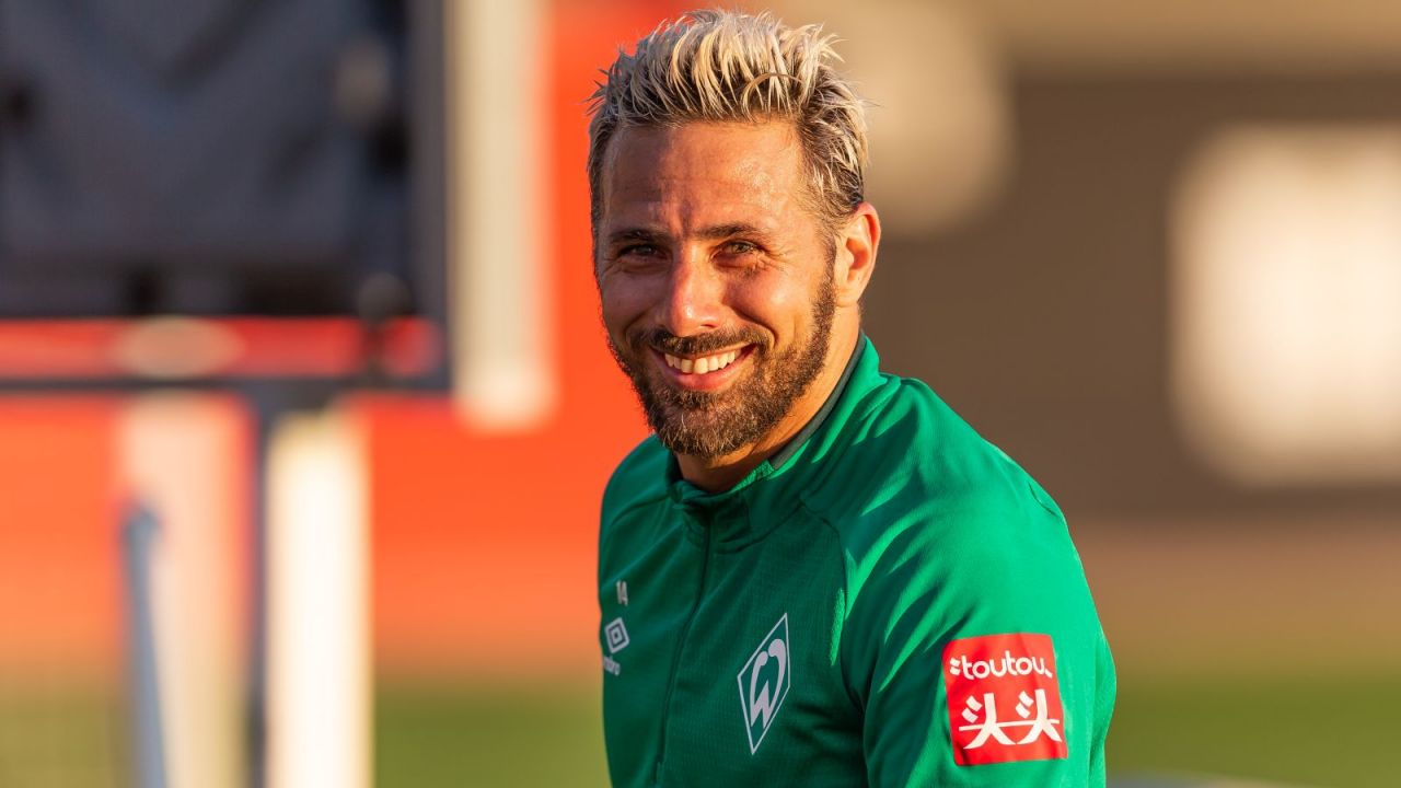 Claudio Pizarro zakończył karierę (fot. Getty)