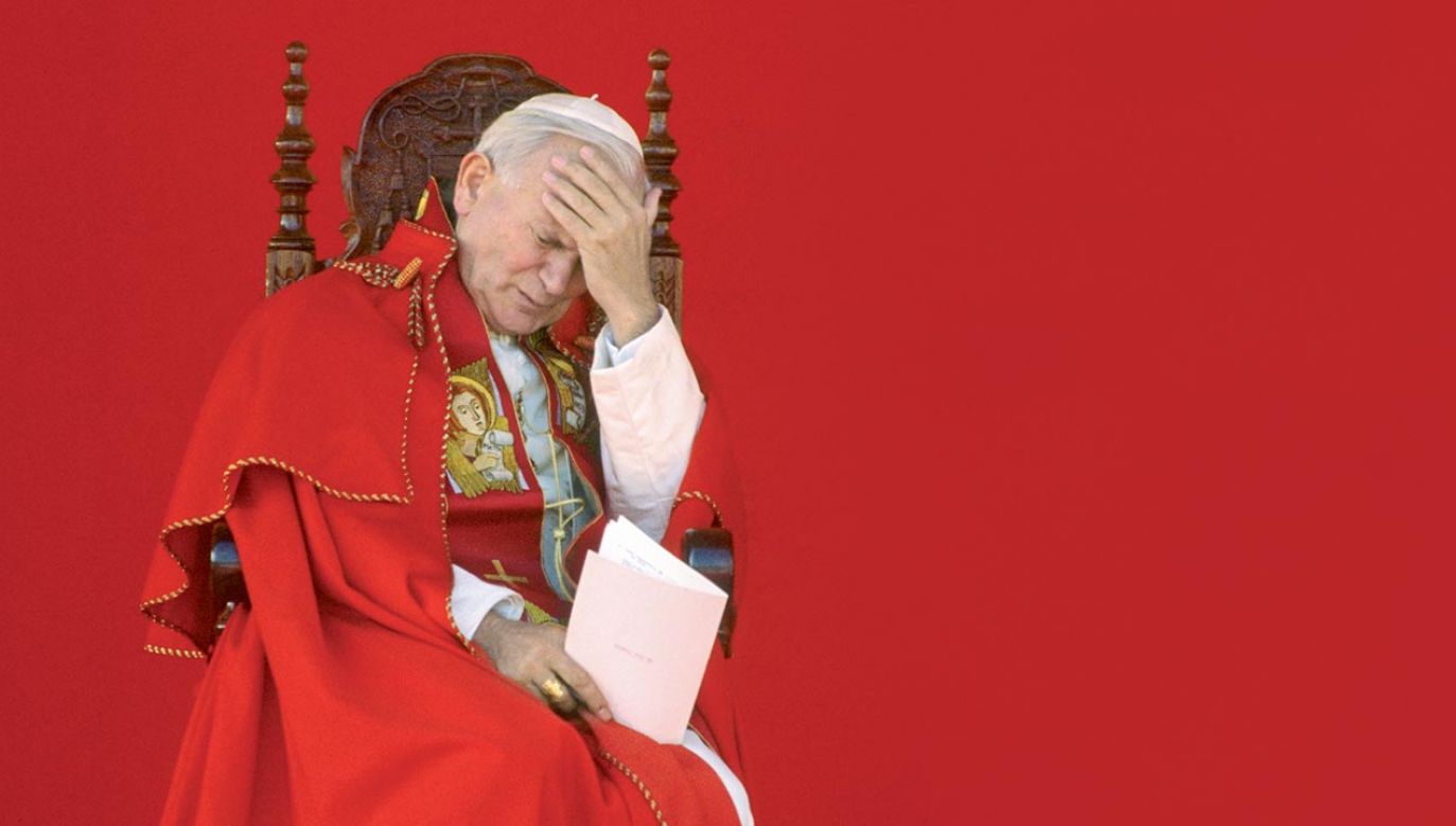  Atak na św. Jana Pawła II zdominował debatę publiczną (fot. Gianni GIANSANTI/Gamma-Rapho via Getty Images)