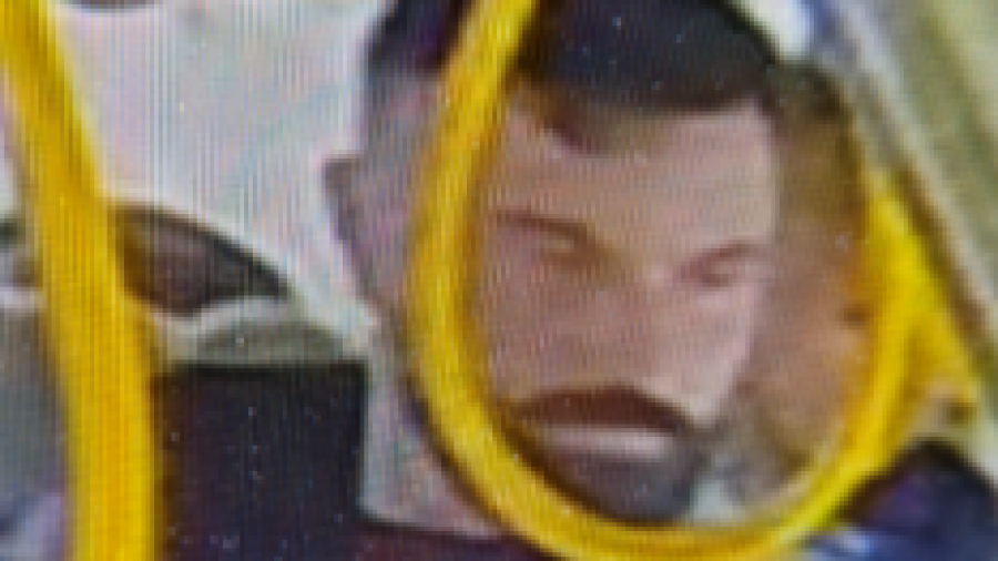 Poznań: gwałt na Cytadeli, 6 maja, policja poszukuje tego mężczyzny (fot. KMP Poznań)