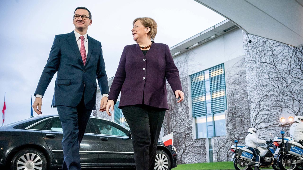 Szef rządu rozmawiał w piątek telefonicznie z kanclerz Niemiec Angelą Merkel (fot. PAP/Michael Kappeler/dpa)