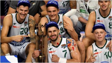 We wrześniu Krzysztof Sulima cieszył się ze zdobycia Superpucharu Polski (fot. PAP)