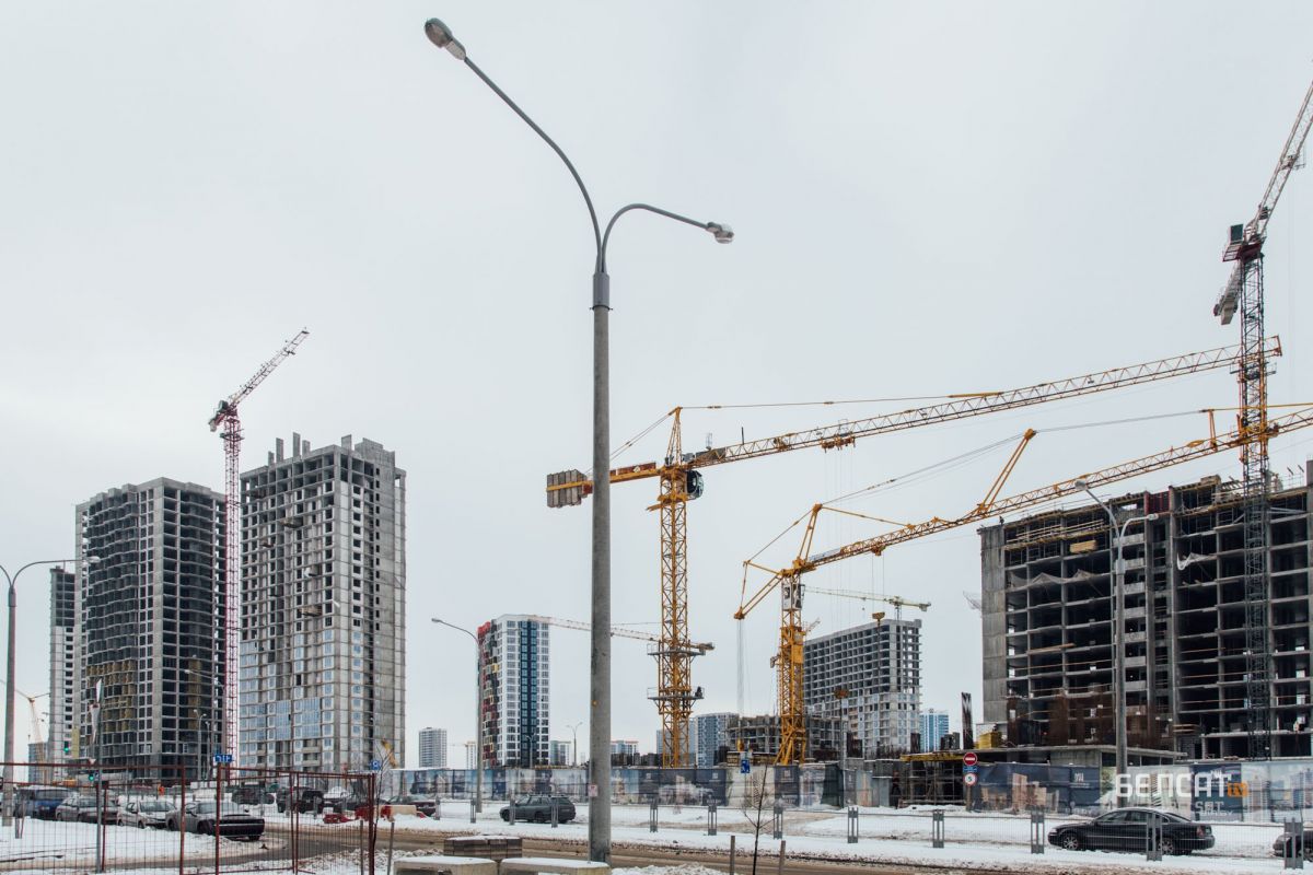Будаўніцтва жылога комплексу «Менск Свет». 8 лютага 2021 года. (Фота: ТК / Белсат)