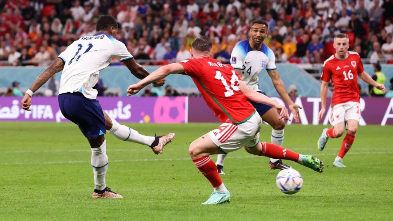 Marcus Rashford (pierwszy z lewej) strzela swojego trzeciego gola na tym turnieju. (fot. Getty) Marcus Rashford (pierwszy z lewej) strzela swojego trzeciego gola na tym turnieju. (fot. Getty)