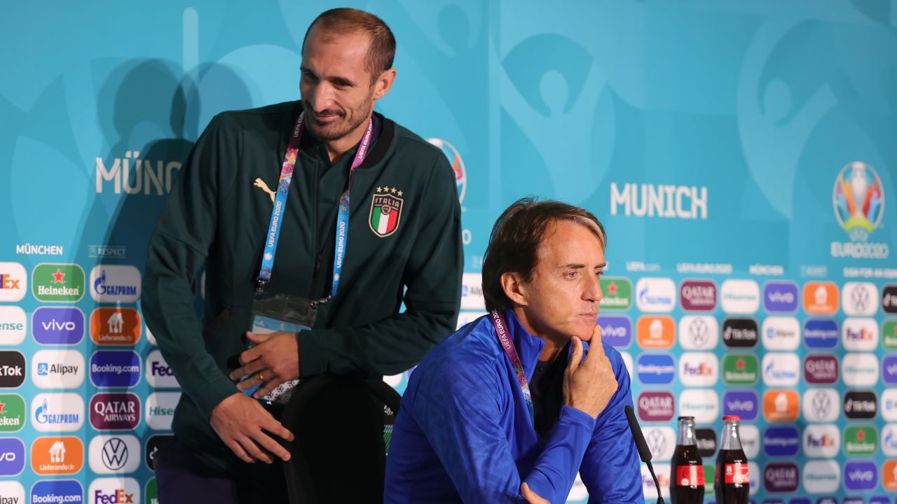 Giorgio Chiellini i Roberto Mancini (fot. Getty Images)