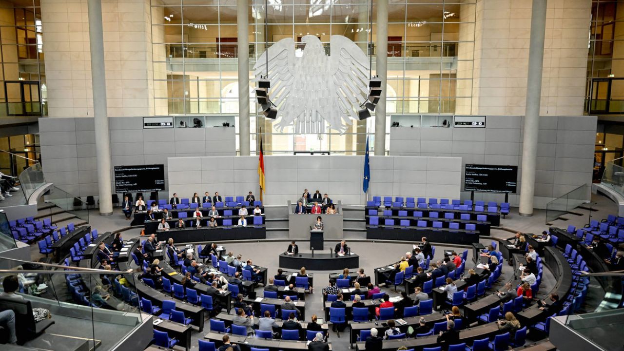 Sędziów wybierali również posłowie do Bundestagu (fot. Britta Pedersen/dpa: PAP/DPA)
