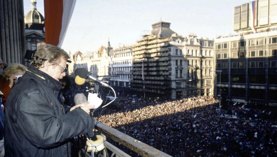 Vaclav Havel, Praga, 10 grudnia 1989 r. (fot. Sovfoto/Universal Images Group via Getty Images)
