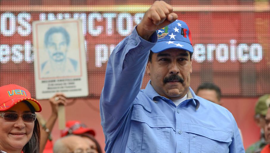 Prezydent Wenezueli Nicolas Maduro apelował do kobiet, żeby nie używały suszarek (fot. Carlos Becerra/Anadolu Agency/Getty Images)