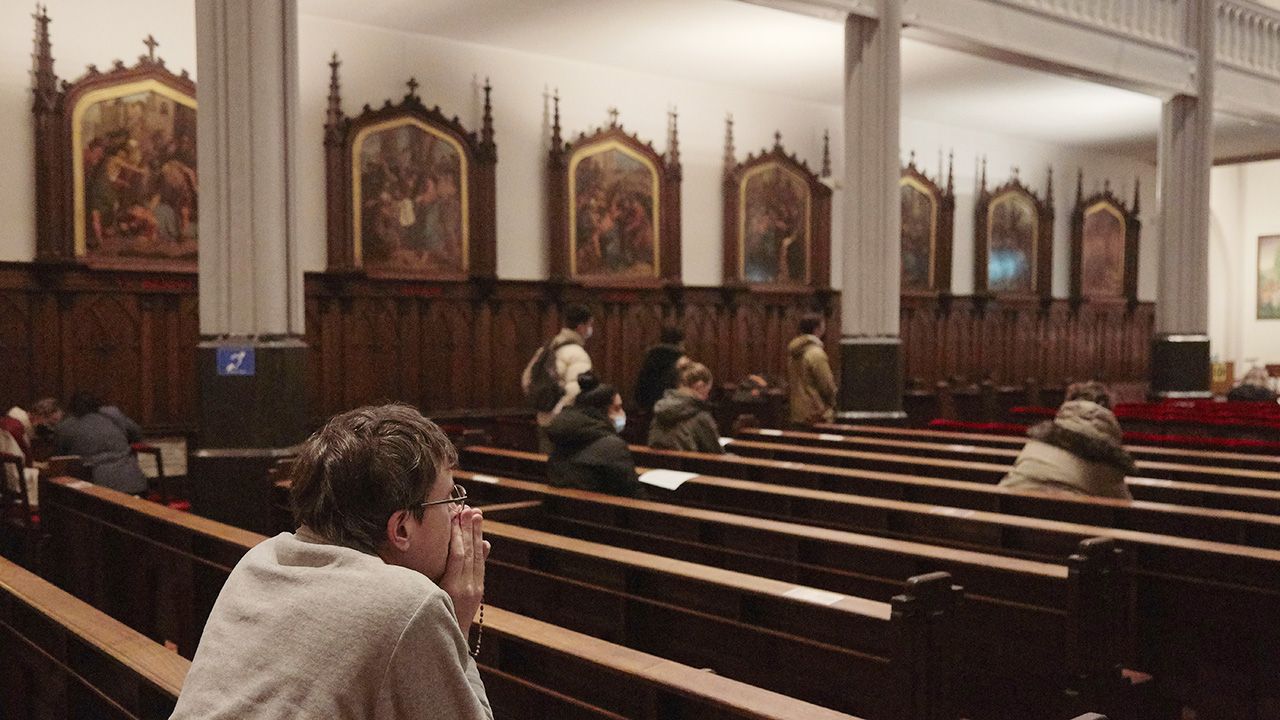Coraz mniej katolików przychodzi do kościoła w Holandii (fot. Pierre Crom/Getty Images)