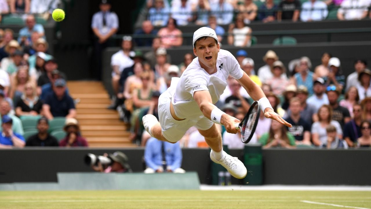 Hubert Hurkacz meczem z Lorenzo Musettim rozpocznie Wimbledon (fot. Getty)