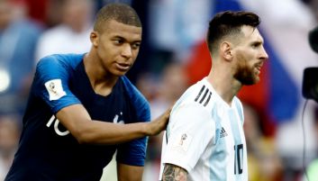 Kylian Mbappe i Lionel Messi cztery lata temu podczas mundialu w Rosji (fot. Getty).