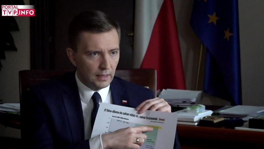 Krytykanctwo tych, którzy delikatnie mówiąc umiarkowanie wypełnili swoje zobowiązania, jest zadziwiające – ocenił min. Schreiber (fot. portal tvp.info) Krytykanctwo tych, którzy delikatnie mówiąc umiarkowanie wypełnili swoje zobowiązania, jest zadziwiające – ocenił min. Schreiber (fot. portal tvp.info)