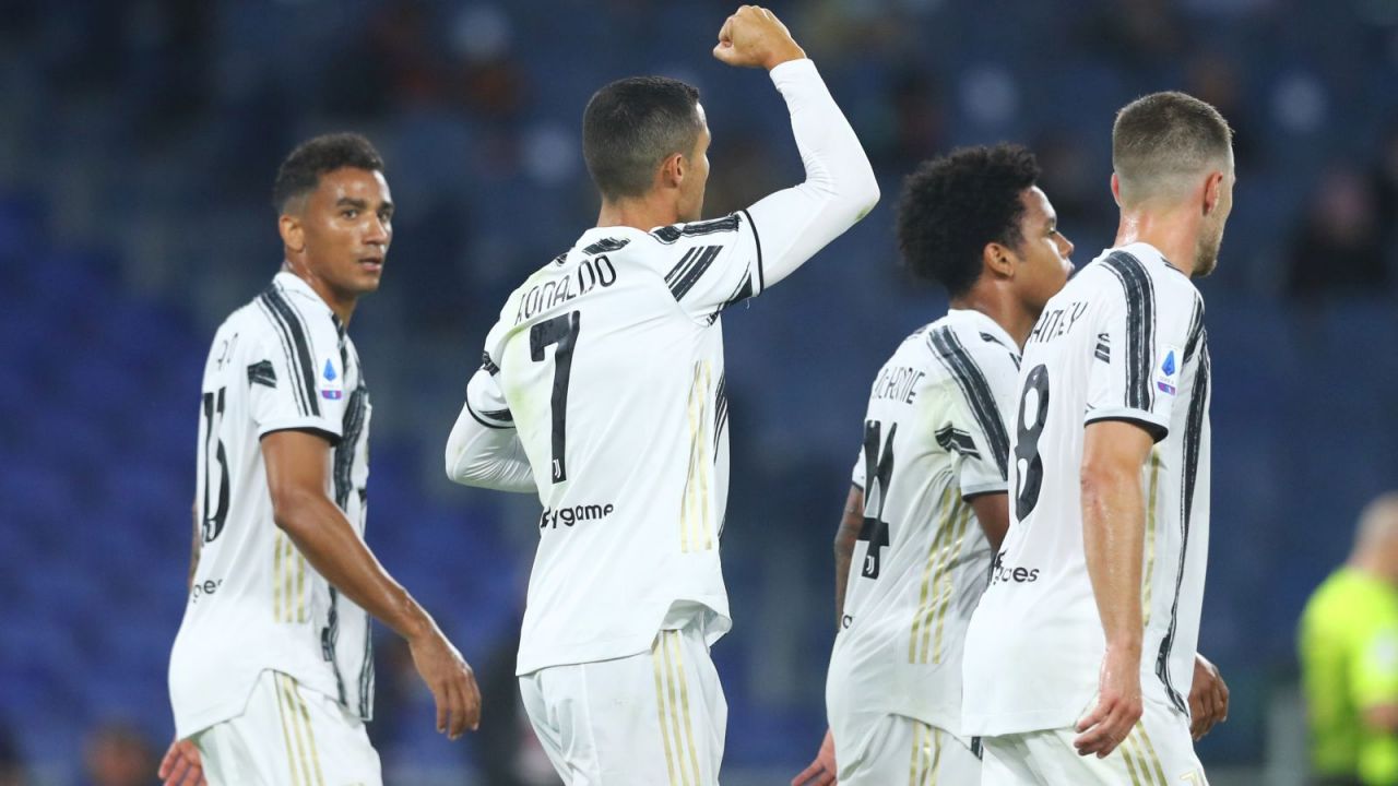 AS Roma 2-2 Juventus: CR7 lại gánh team