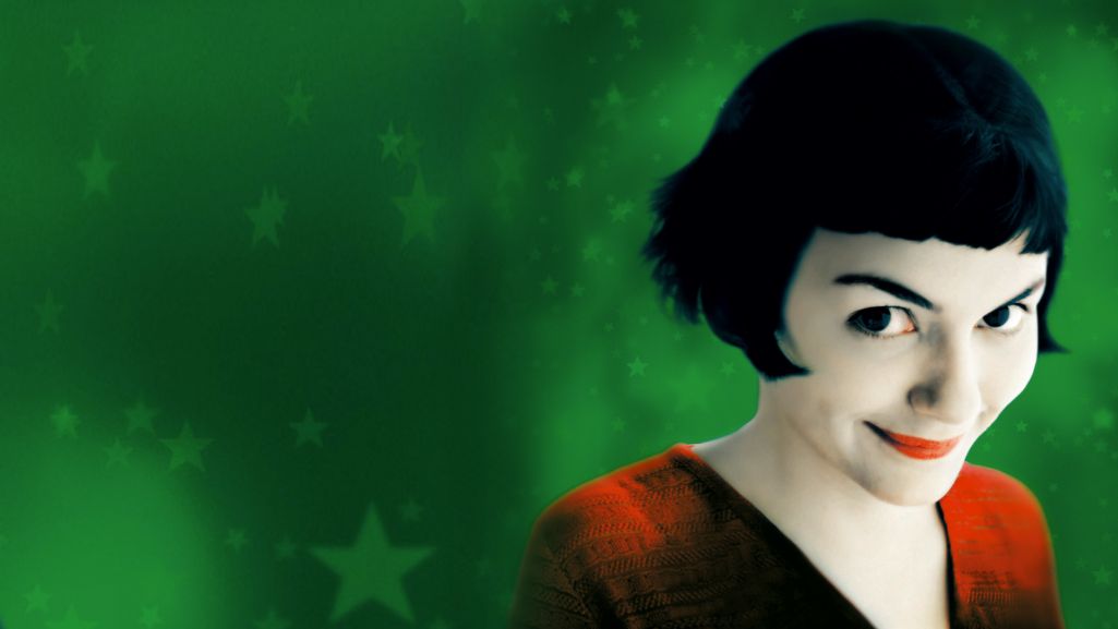Audrey Tautou jako nieśmiała, samotna dziewczyna z Paryża w filmie „Amelia” z 2001 r. Fot. Materiały prasowe TVP